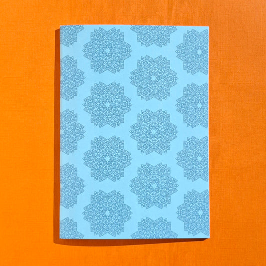 Blå anteckningsbok.